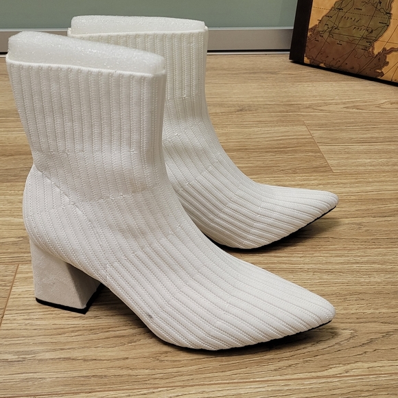 White Boots - Picture 2 of 7